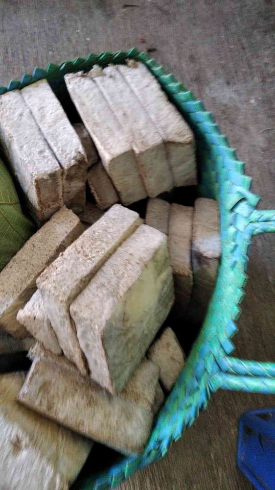 Dages yang dibuat dari limbah kopra atau bekas ampas kelapa (dokpri/et's).