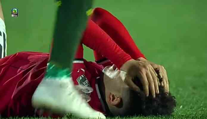 Pemain Mesir meluapkan kesedihannya setelah kalah 4-0 dari Senegal di pertandingan terakhir grup A (foto: youtube CAF TV) 