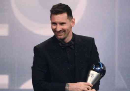 Lionel Messi meraih gelar Pemain Terbaik FIFA 2022 (foto: FIFA via Getty Images/Joe Maher/FIFA)