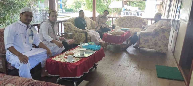 Pertemuan Aparat Desa dan Guru Pesantren di Desa Sapanang