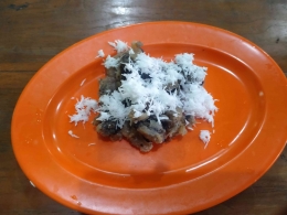 Sepiring tiwul sama nilai kandungan karbohidratnya dengan nasi sepiring (foto: dokpri)