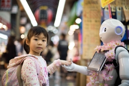 Kehadiran AI di Revolusi Industri 5.0 akan menimbulkan konflik sosial, seperti childfree. (Foto: Unsplash.com/Andy Kelly)