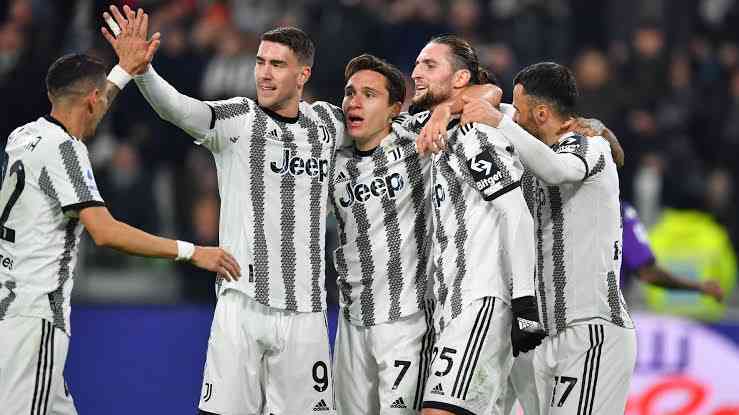 Para pemain Juventus merayakan gol/goal.com