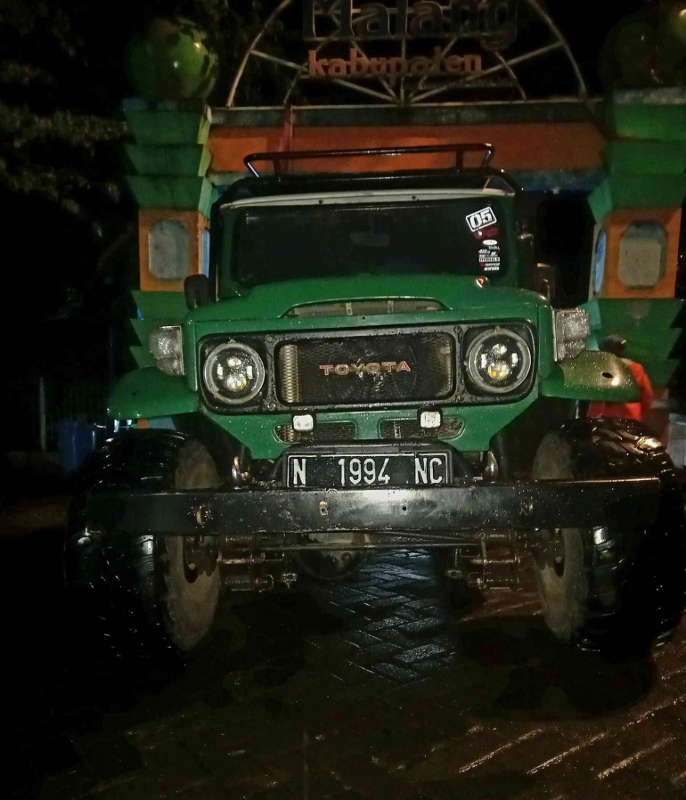 Jeep Bromo yang dipiloti Adhi Sanjaya. Foto : Parlin Pakpahan.