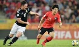 Lee Kang In saat berhadapan dengan pemain Argentina di Piala Dunia U20 2019 Polandia (foto: tangkapan layar FIFA TV) 