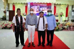 Gubernur NTT, Viktor Bungtilu Laiskodat beserta sejumlah tokoh pendidikan dan tokoh agama di kota Kupang | Foto: Fredy Suni