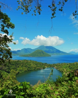 Pesona pulau-pulau di Maluku Utara. Sumber: dokumentasi pribadi