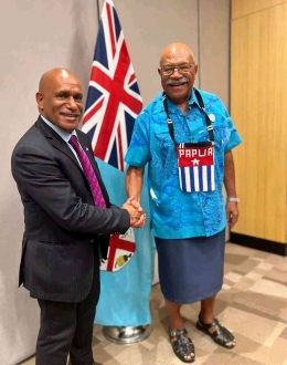 Benny Wenda dan Sitiveni Rabuka kala bertemu di Nadi, Fiji. Sumber: Sitiveni Rabuka/Twitter @slrabuka 
