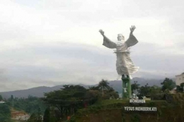 Monumen Yesus Memberkati di Manado,   Sulawesi Utara. (Tribun Manado/Finneke Wolajan via kompas.com)