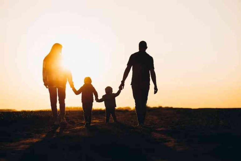 Family time adalah momen terbaik untuk bahagia bersama dan membahagiakan semua | Imgae : freepik.com