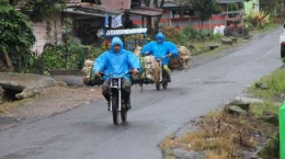 Dua kalero mengangkut hasil pertanian warga (Sumber gambar : manado.tribunnews.com)