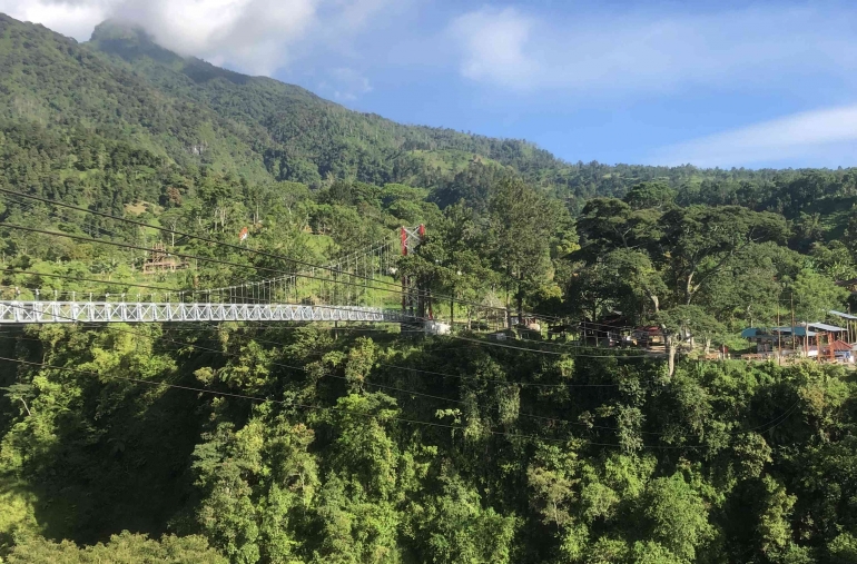 Jembatan dan Kampung Girpasang (dokpri)