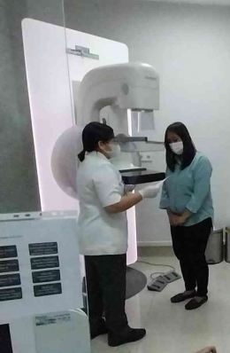 Deteksi dini dengan alat mammografi (dokumentasi RS Siloam Group)