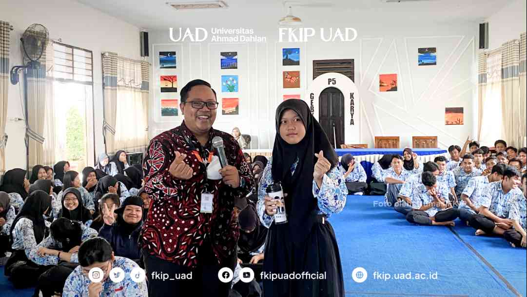 FKIP UAD Ajarkan Pengembangan Diri Siswa SMA N 1 Gantung - Kompasiana.com