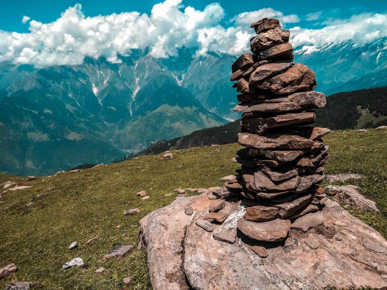 https://www.pexels.com/id-id/pencarian/batu/