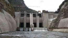 Proyek pembangkit listrik tenaga air 720 Megawatt Bendungan Mangdechhu yang dibiayai penuh oleh India di Bhutan. | Sumber: indianewsnetwork.com 