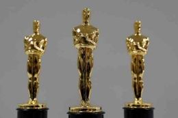 Piala Oscar (sumber foto: detik.com)