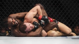 Aljamain Sterling vs Petr Yan 2 di UFC 273 (Sumber: Fox Sport)