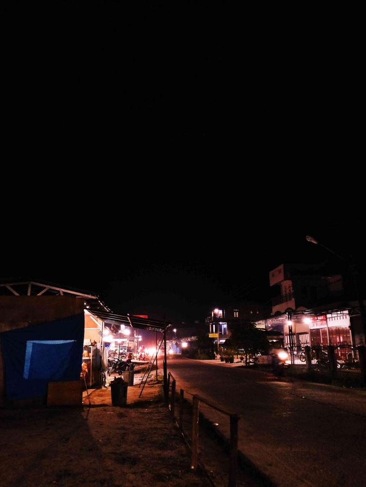 Teluk Panji saat malam hari (dok.pribadi)