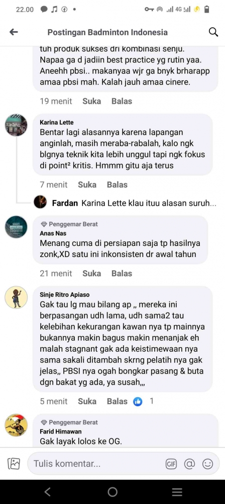 Salah satu bidikan layar di laman PBSI, netezin menyerang postingan kekalahan Rinov/Pitha (Bidik Latar Facebook.com/Badminton Indonesia)