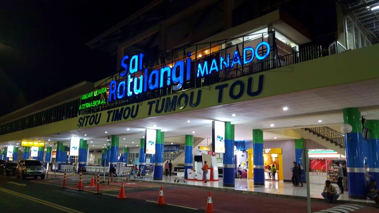 Sitou Timou Tumou Tou di bandara Sam Ratulangi (dokpri)