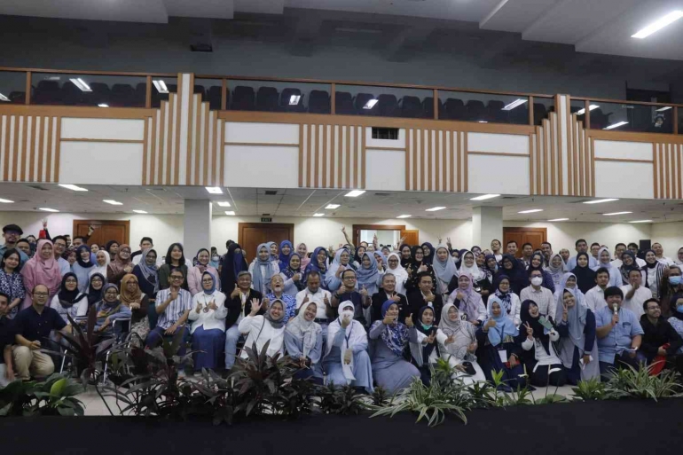 Foto Bersama Peserta Silaturahmi Akbar Alumni UAI 2023. dokpri