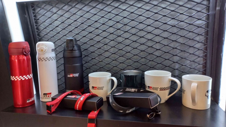 Tumbler, Mug dan Water Bottle keren dari Gazoo Racing (dokpri)