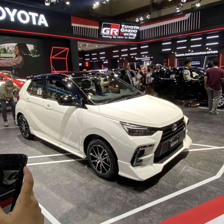 Menjajal Serunya GR Simulator di Booth Toyota yang Super Luas dan ...