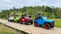 Jeep wisata (foto: dokumentasi pribadi)