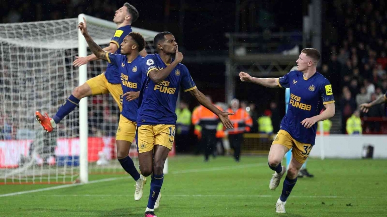 Alexander Isak pencetak dua gol Newcastle United ke gawang Nottingham Forest (Foto Skysports). 