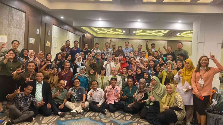 Foto bersama Master Trainer, Perpusnas dan Konsultan