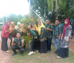 Kelompok Fasilitator Ibu Guslaini pada Lokakarya 3 Pendidikan Guru Penggerak Kab. Belitung Timur di SMA Negeri 1 Manggar