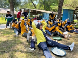 Pertemuan rutin Dwp Lapas Narkotika Kelas IIA Pamekasan dikemas dengan acara Outbond, Sabtu (18/03/2023) (Foto : Humas Lapas Narkotika Pamekasan) 