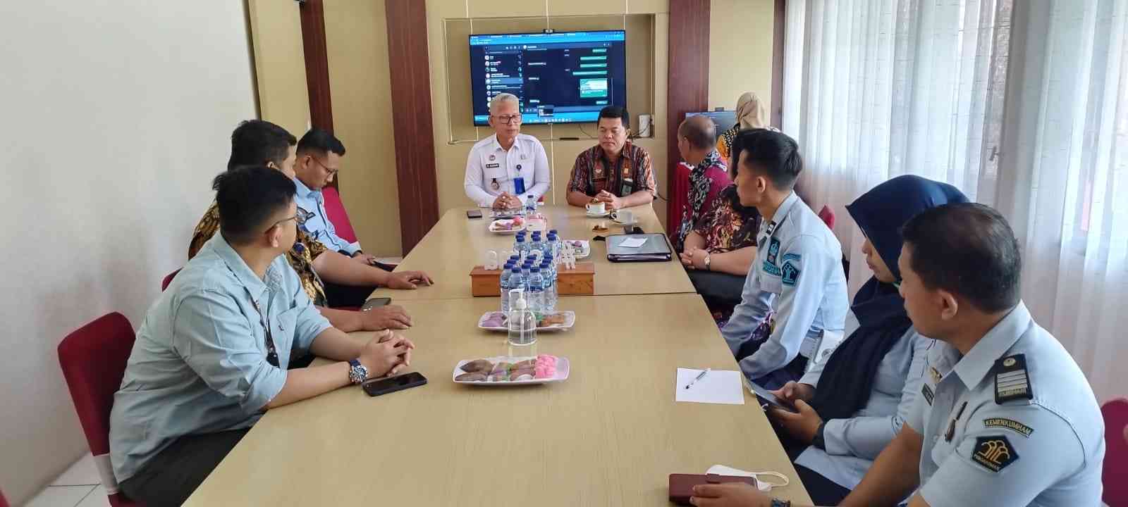 Lapas Kelas I Malang Dapat Sosialisasi Buku Standar Mapenaling Dan ...