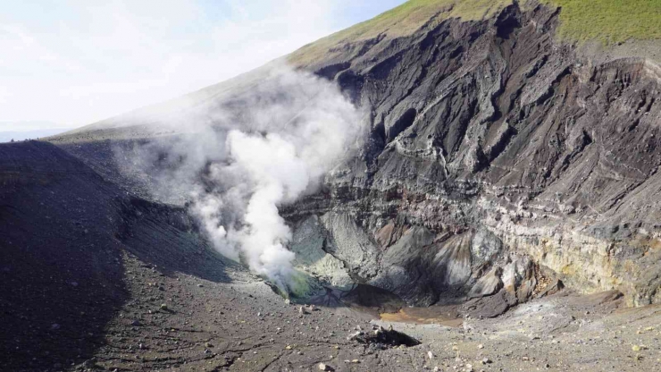 Kawah Tompaluan Gunung Lokon sumber letusan (Dok.TriLokon)