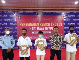 3 orang WBP Hindu di Lapas Banjarbaru terima Remisi Khusus Hari Raya Nyepi Tahun 2023/dokpri