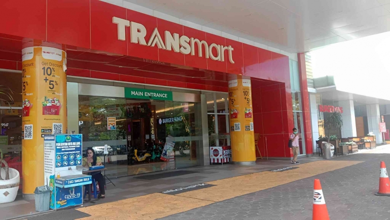 Gambar 1. Transmart Kota Malang (Sumber: Dokumen Pribadi)