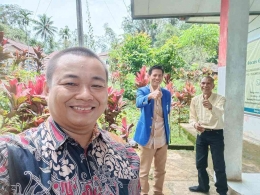 Swafoto bersama Ketua Pertina Toraja Utara dan Inisiator FGD, Noldus Pandin. Sumber: dok. pribadi.