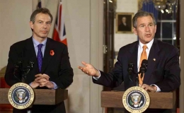 Dua aktor invasi ke Irak, Tony Blair dan George W Bush yang berdalih menghancurkan senjata pemusnah masal yang ternyata tidak ada. Photo: Getty Images. 