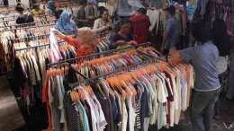 Suasana Pasar Baju Bekas Impor | Sumber CNN Indonesia