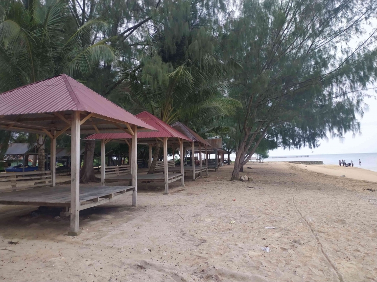 Pantai Toronipa, foto: Hilman Idrus