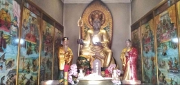 Patung dewa tempat berdoa/Foto: Windu