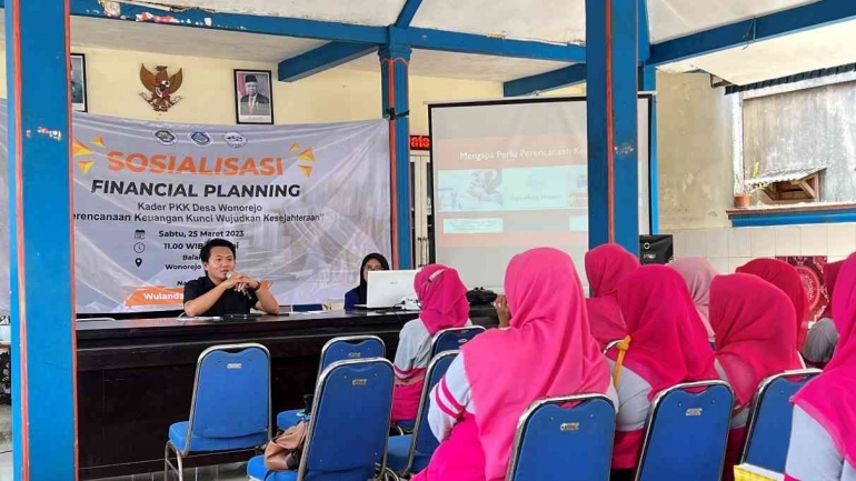 Penyampaian Materi oleh Bapak Putra Hilmi Prayitno, S.Pd., M.Pd./dokpri
