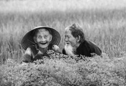 Pasangan lansia yang bahagia (foto: via kids.grid.id)