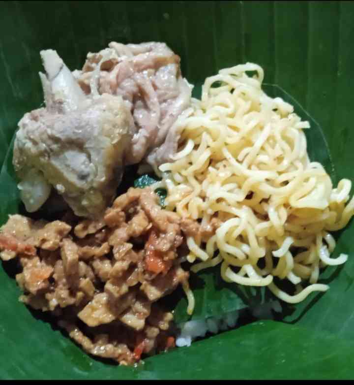 Salah satu isian nasi pelangan (dokpri)&nbsp;