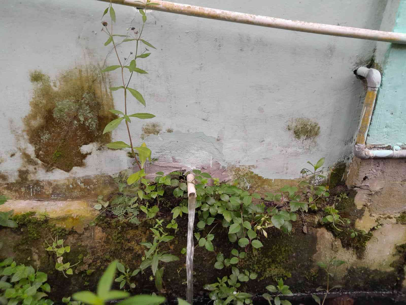 Saluran pembuangan air kotor dari kolam (dokpri)