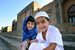 Mencari kebahagiaan sejati itu sederhana | Foto: muslimvillage.com