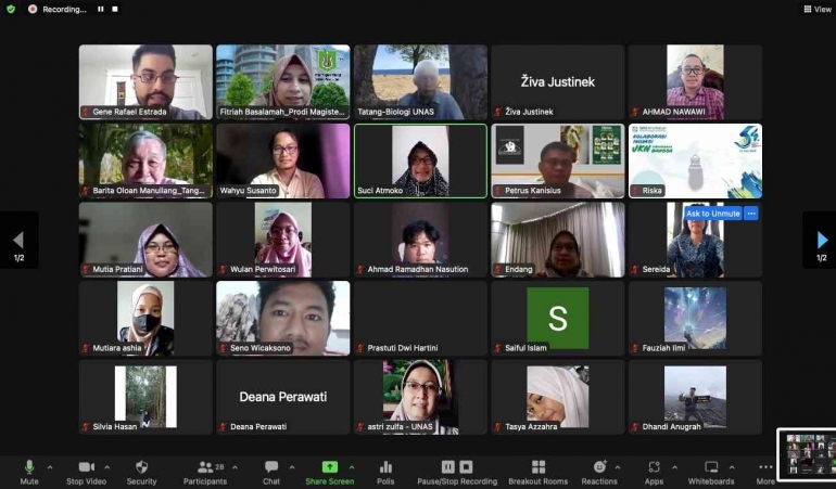 Foto saat kuliah umum  sedang dilaksanakan via Zoom yang diselenggarakan oleh  Prodi Magister Biologi Pascasarjana UNAS. Foto : Dr. Fitriah Basalamah.