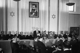Gambar: Ben Gurion memproklamasikan kemerdekaan Israel (Kompas.com)
