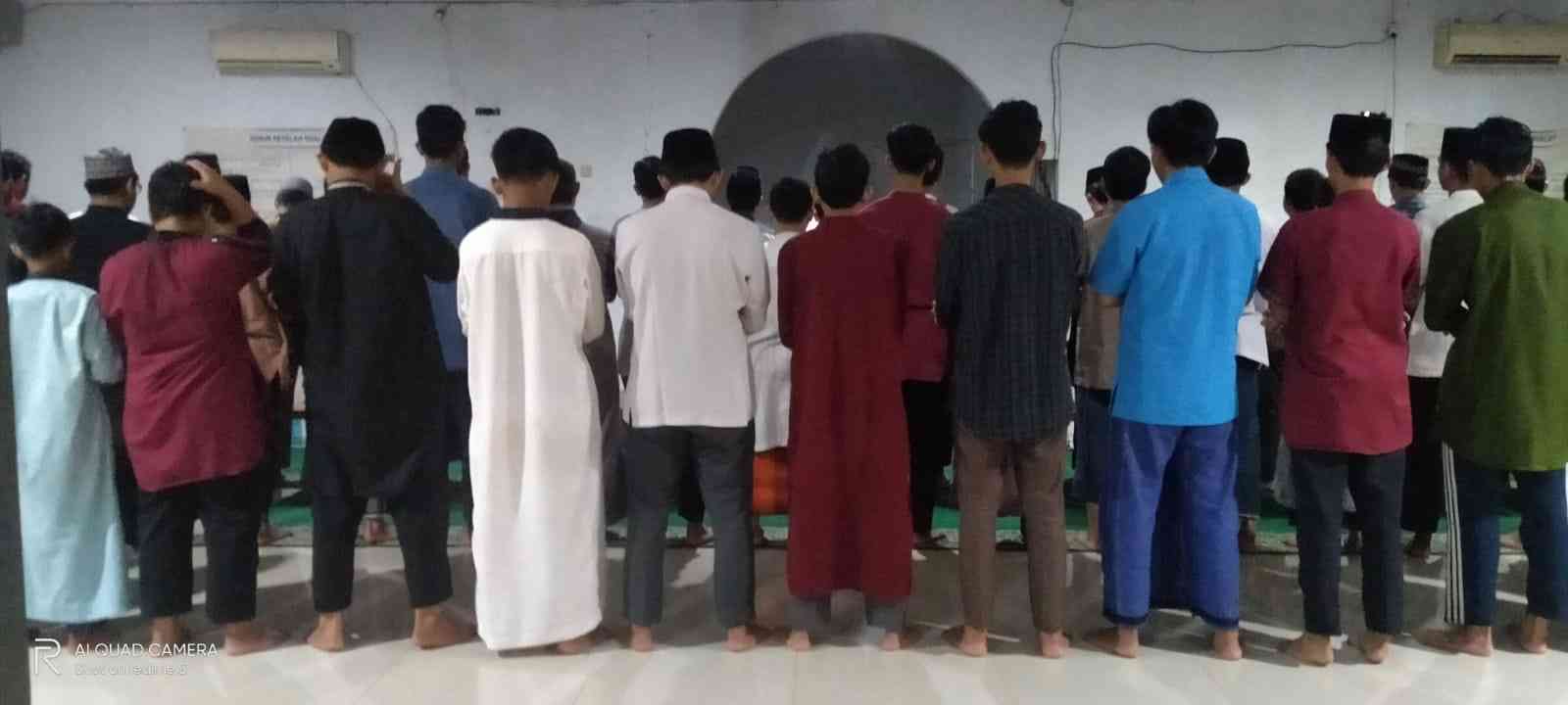 Salat Tarawih/Photo: Dokpri